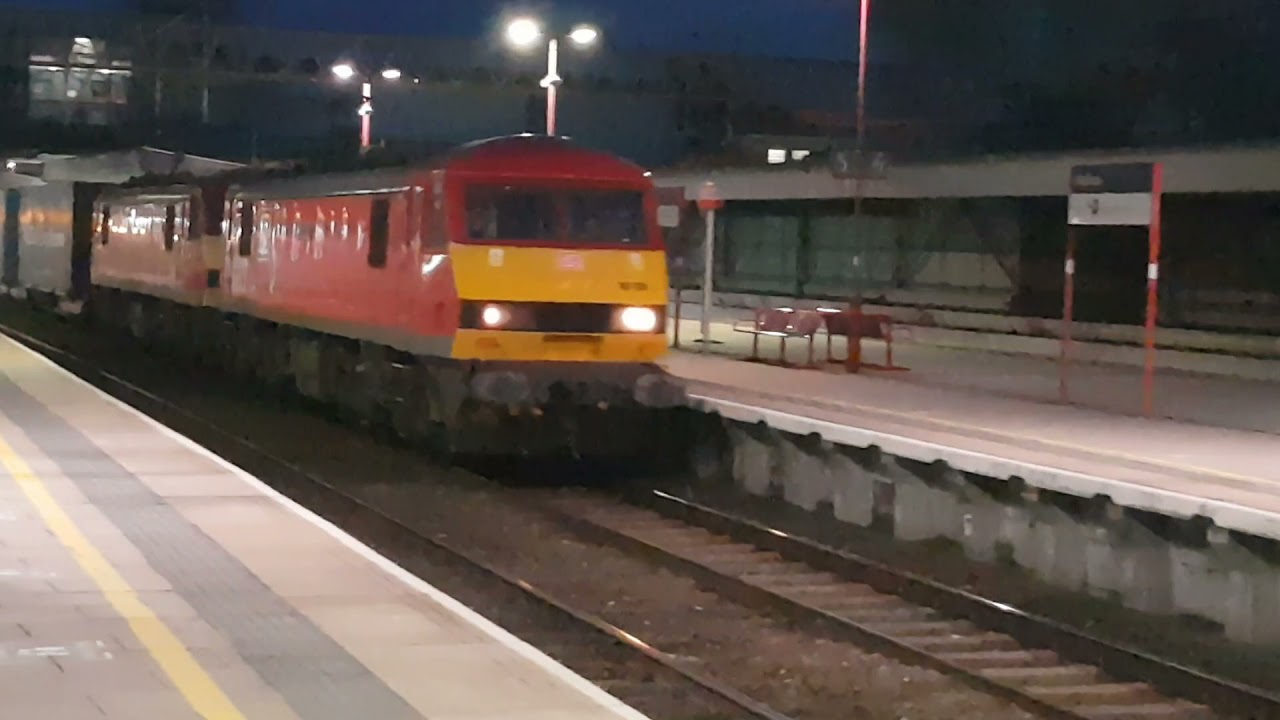 4S47 - DB90s - Multimodal (90019) leading Jack (90036) on time on way to Mossend