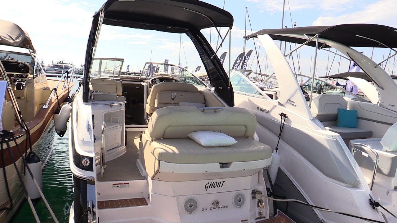 Performance & Elegance ! 2024 Regal 28 Express Motor Boat