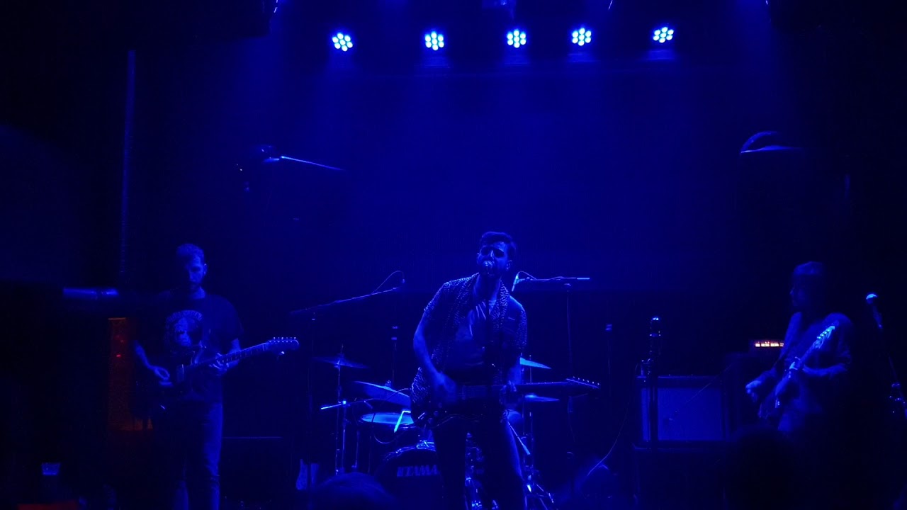 Sailor's Daughter - Close To You - Six D.o.g.s (05/01)