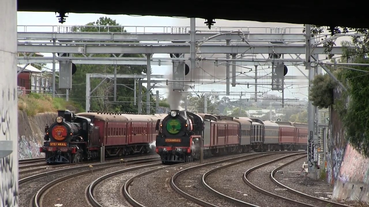 Steamrail 50 Years of the Vintage Train - parallel running on the Geelong Line!