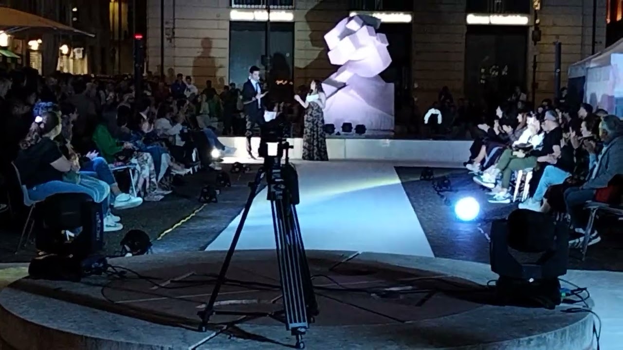 Sfilata di moda istituto medici di Legnago VR 2025 parte 4 poesia, canzone ed elemento fuoco