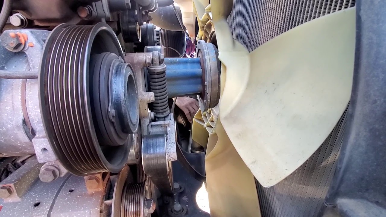 How to change engine Belts on trucks Quickly EASY FIX save road service (freightliner cascadia)
