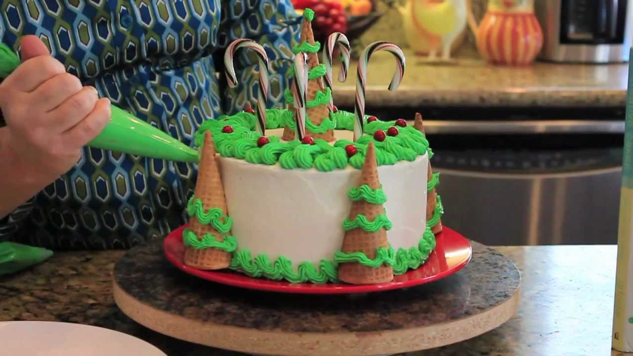 Decorating Christmas Tree Cake