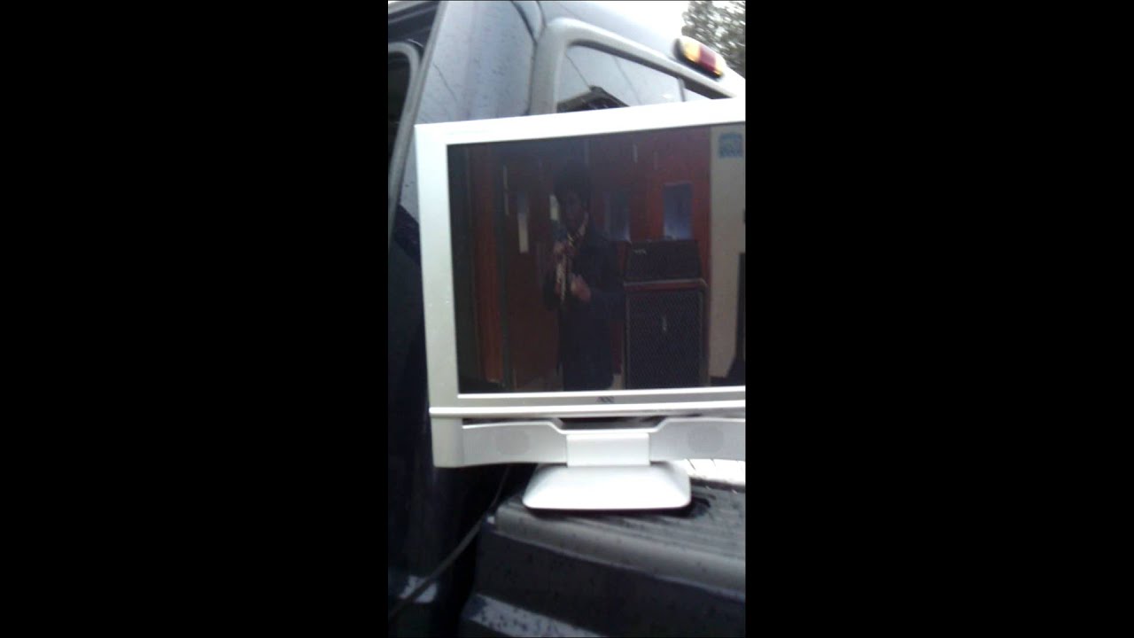 Tracvision A5 In Motion Satellite TV System. Complete and working.