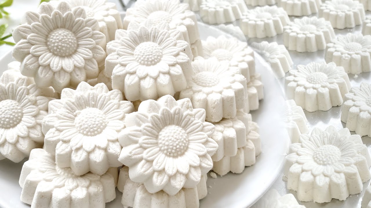 KUE BANGKIT SANTAN | KUE LEBARAN RENYAH DAN LUMER DIMULUT