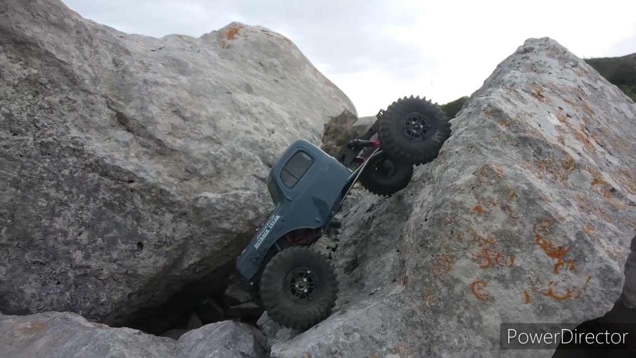 Injora lcg crawler chassis testing . Axial capra axles.