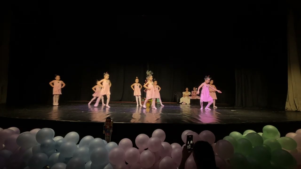 Espetáculo Quebra Nozes- Núcleo Municipal de Dança