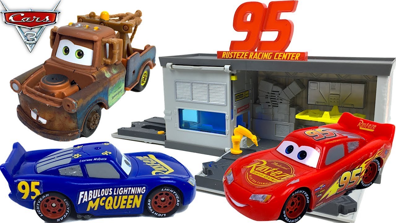 DISNEY PIXAR CARS 3 RUST-EZE QUICK CHANGE GARAGE RACING CENTER LIGHTS & SOUNDS & 2 LIGHTNING MCQUEEN