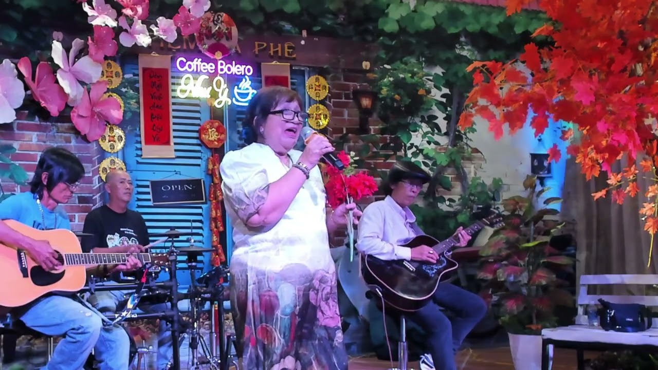 Quán nửa khuya -  Sáng tác: Hoài Linh & Tuấn Khanh  - Trình bày : Kim Hoàng