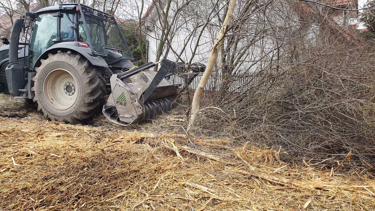 Valtra T194 - mulczer leśny Fae - Stary sad
