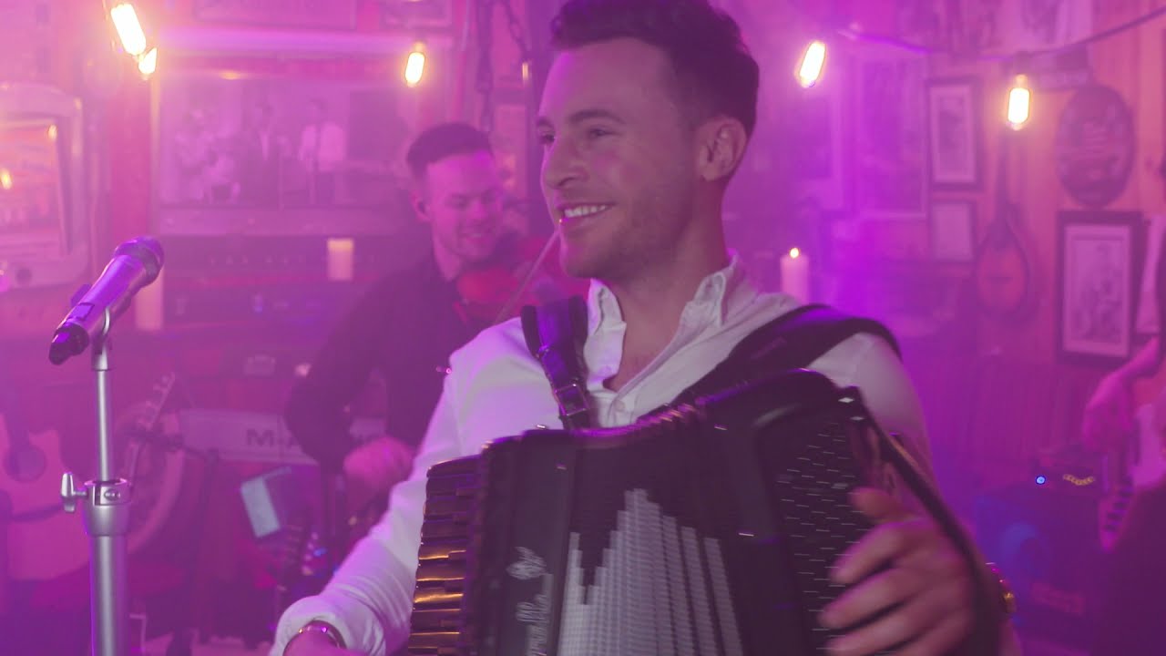 Nathan Carter - Banks of The Roses