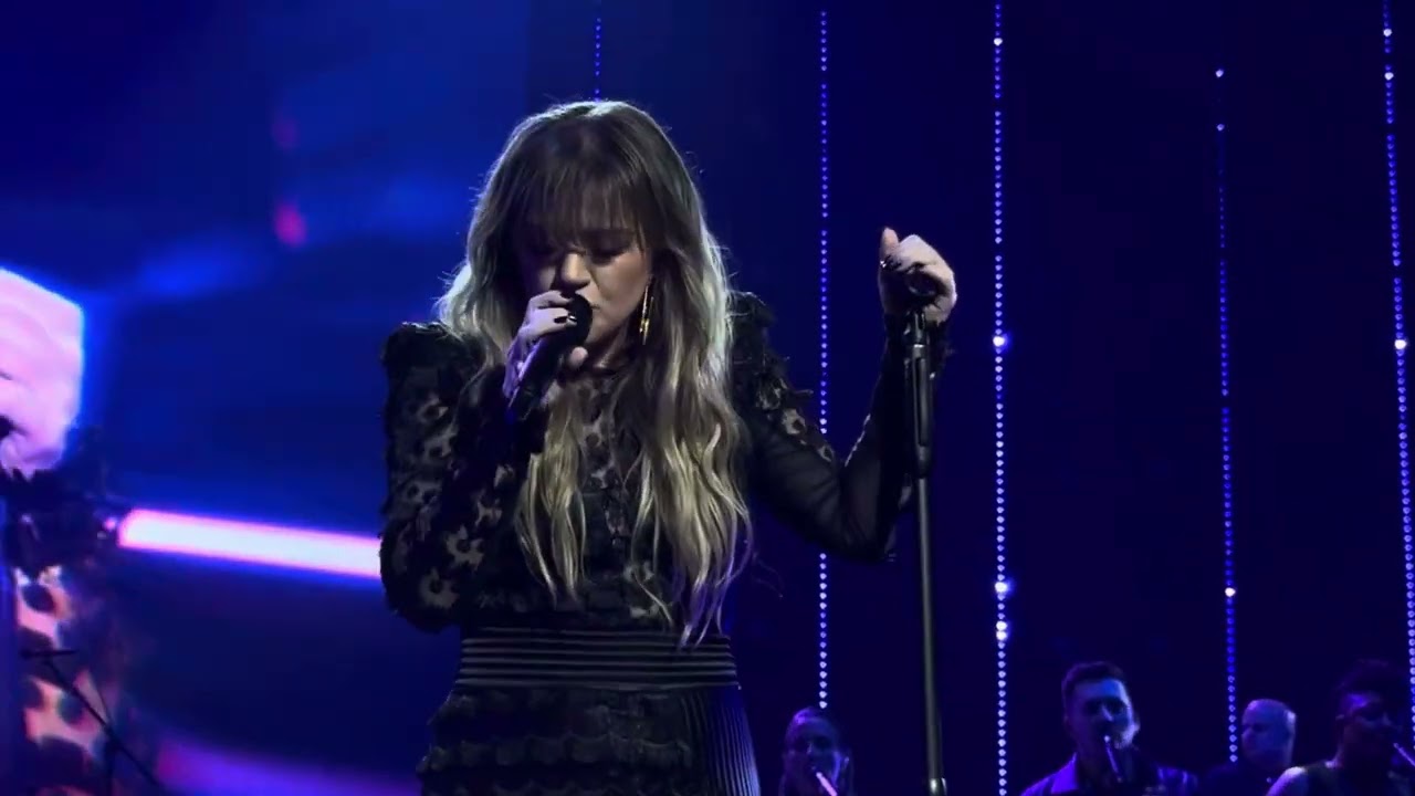 Kelly Clarkson performs Magic at the Chemistry Residency in Las Vegas on 12/30/23.