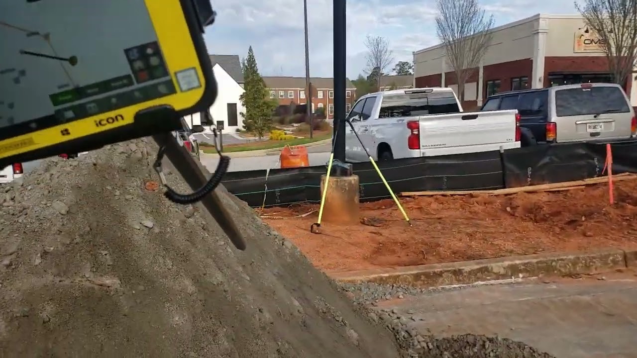 Leica 70T Rover with iCON Site Controller - Automatic Topo of Stockpile with Tilt, Volume, Report