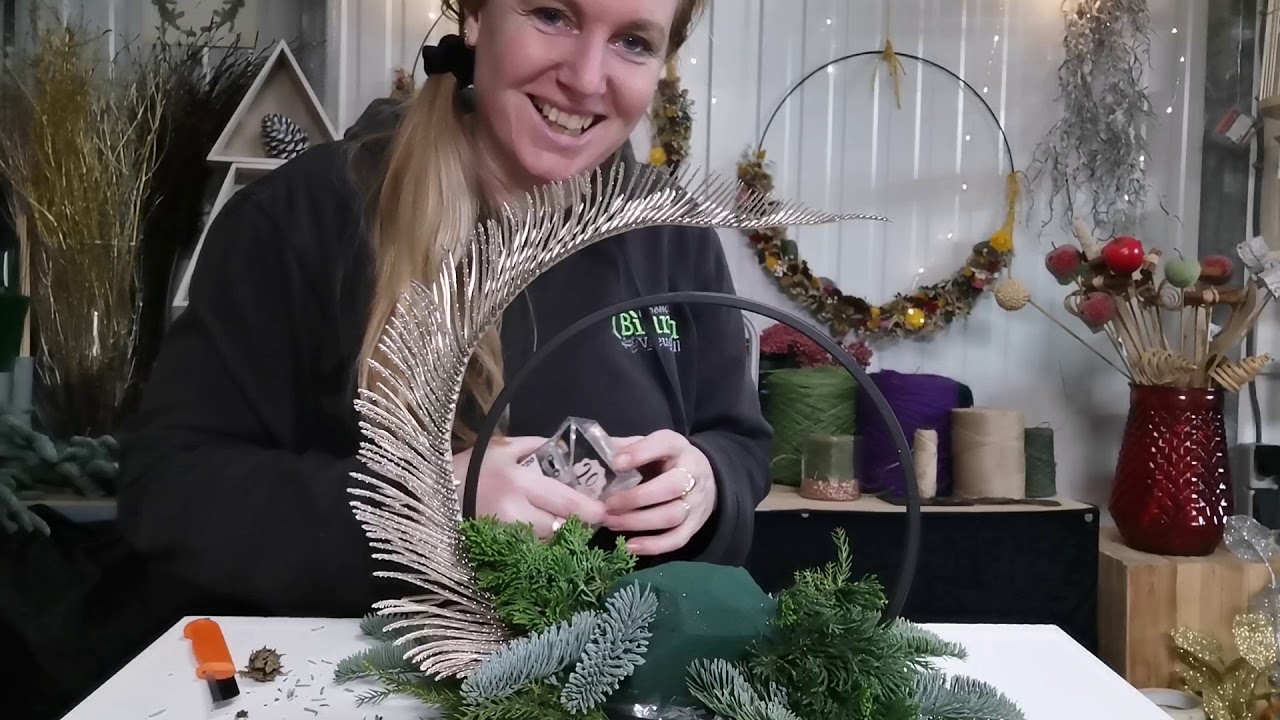 Kerststuk met veer diy thuisworkshop