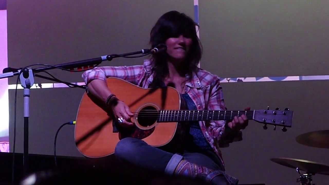 Elisa singing Rainbow @ Raduno Elisa Fun Club