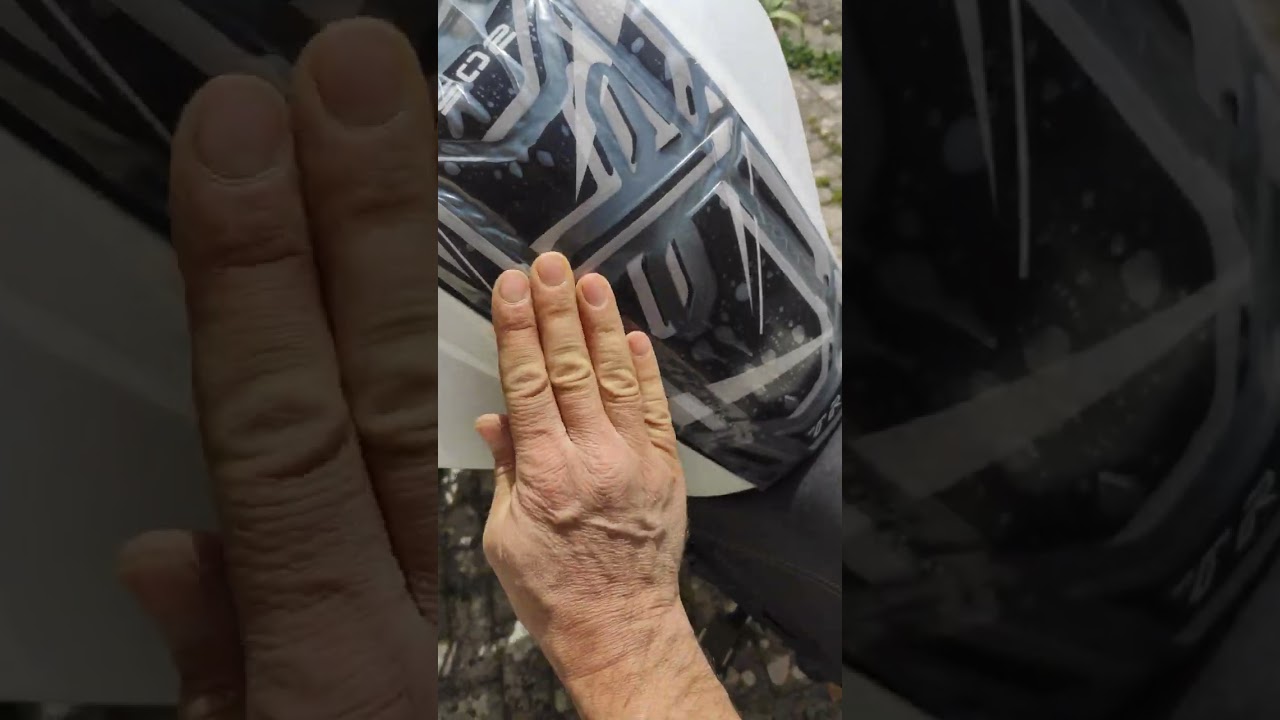 Posizionamento paraserbatoio moto