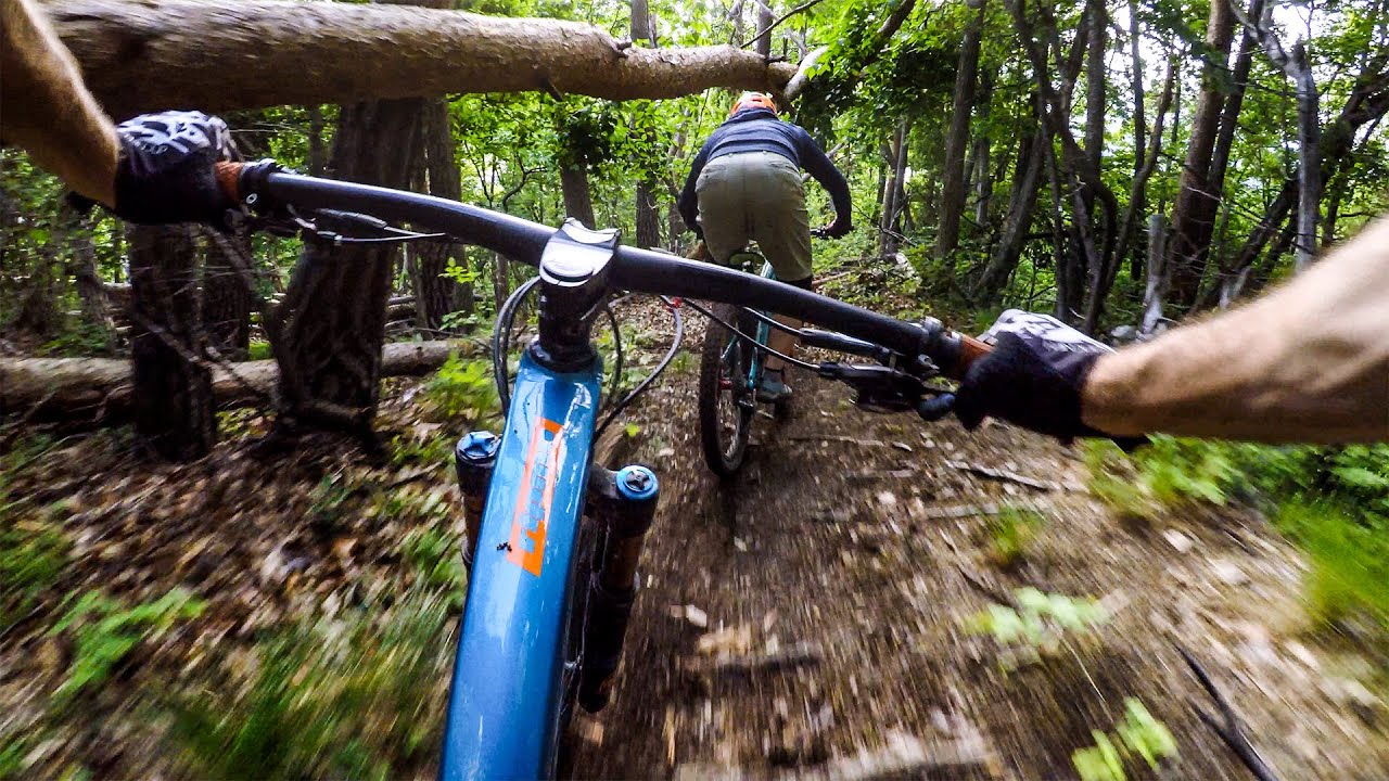 They're not afraid to get SKETCHY out here 🇯🇵 Mountain Biking Japan