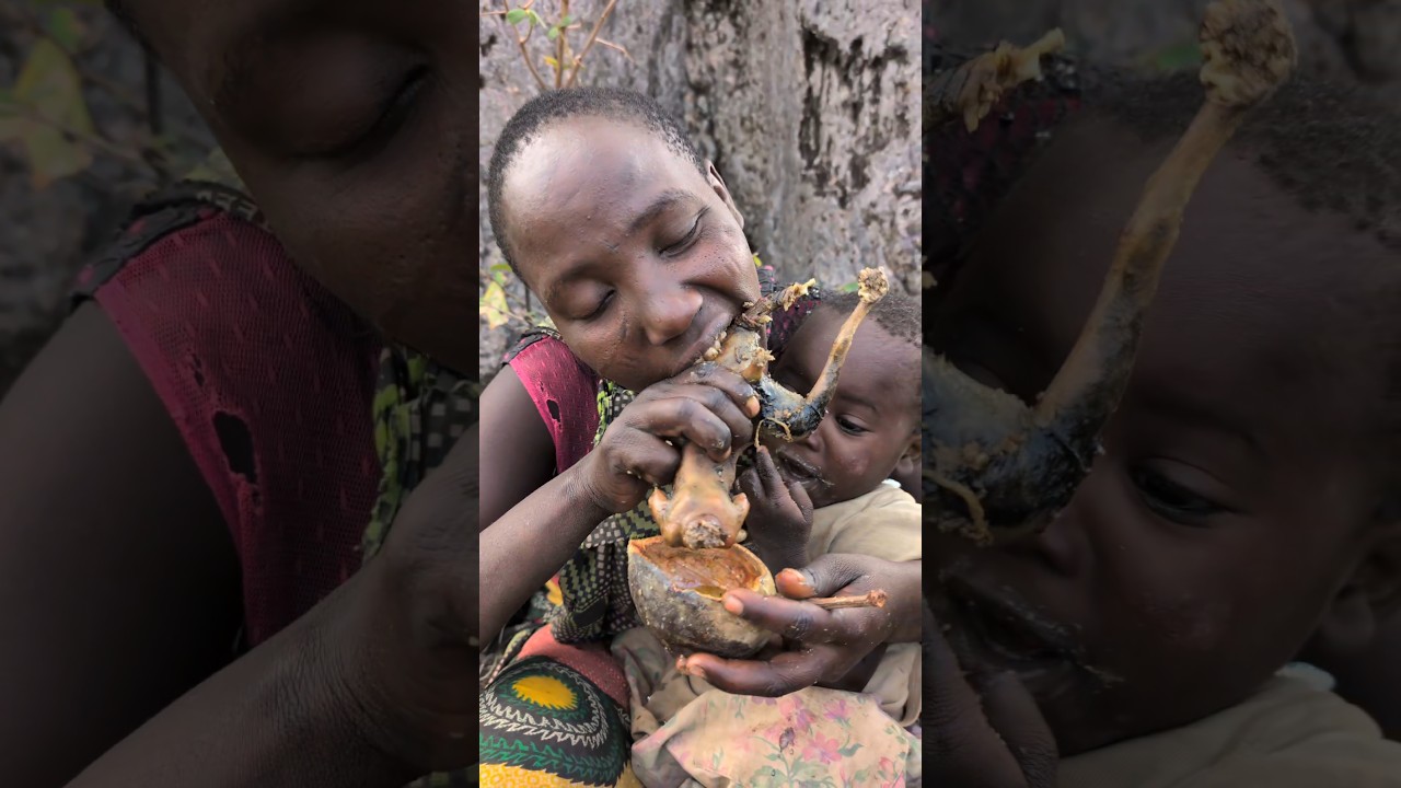 The Best Mom in World 🌍 She Cares a lot, She must gave to baby before herself😍😋😲#africa #villagelife