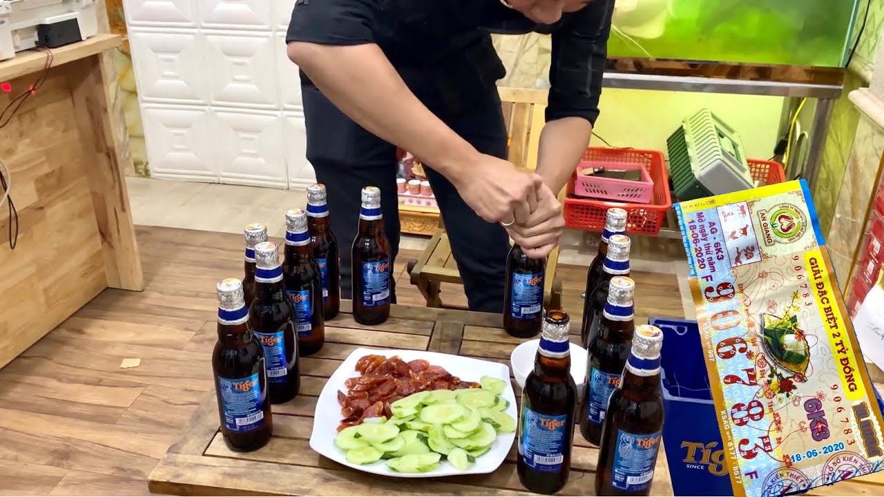 Khui Bia Bằng Tờ Giấy Số,Đẳng Cấp Của Th&aacute;nh Khui Bia Việt Nam Khui 12 Chai Bia Bắng 1 Tờ Giấy Số