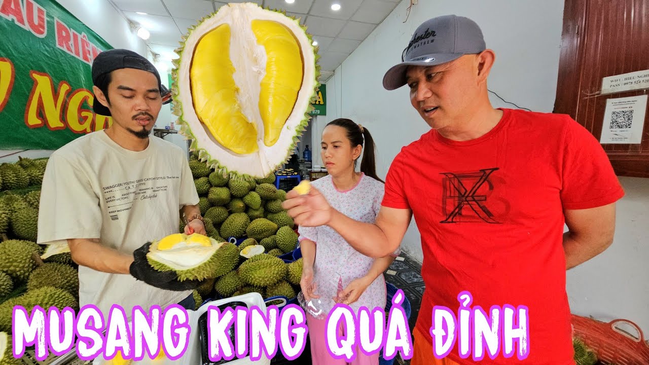 Cận Cảnh Xem Idol Dũng Dê Bật Nắp Sầu Riêng Musang King Dũng Cơm Vàng Óng Ánh