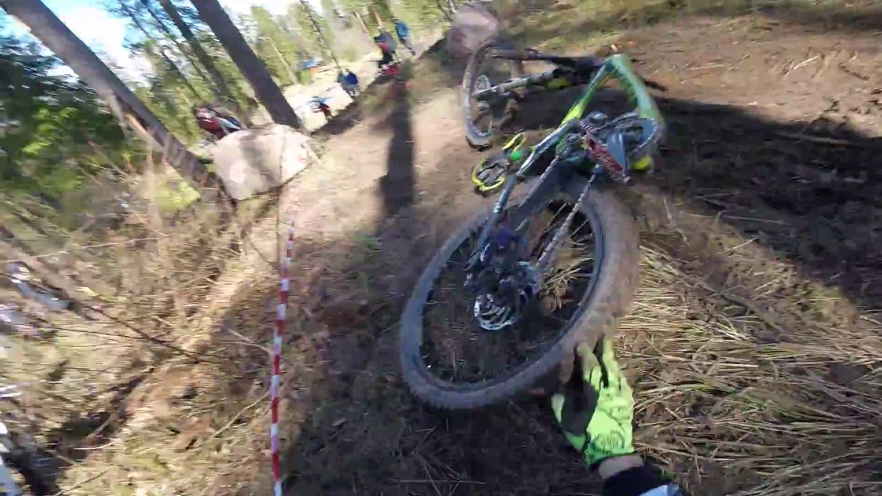 Downhill Crash Mezkalni Broken Frame 2017