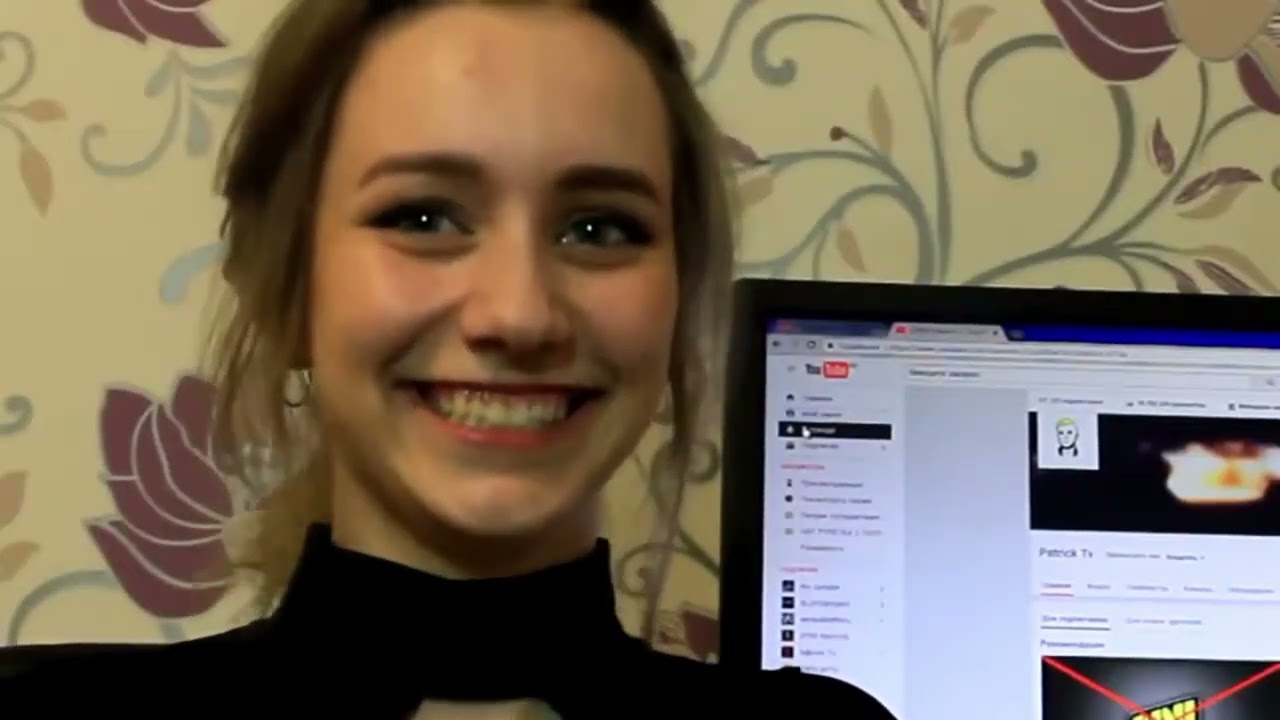 Elizaveta Podkorytova Telegram GIF Chica sonriendo girl smiling