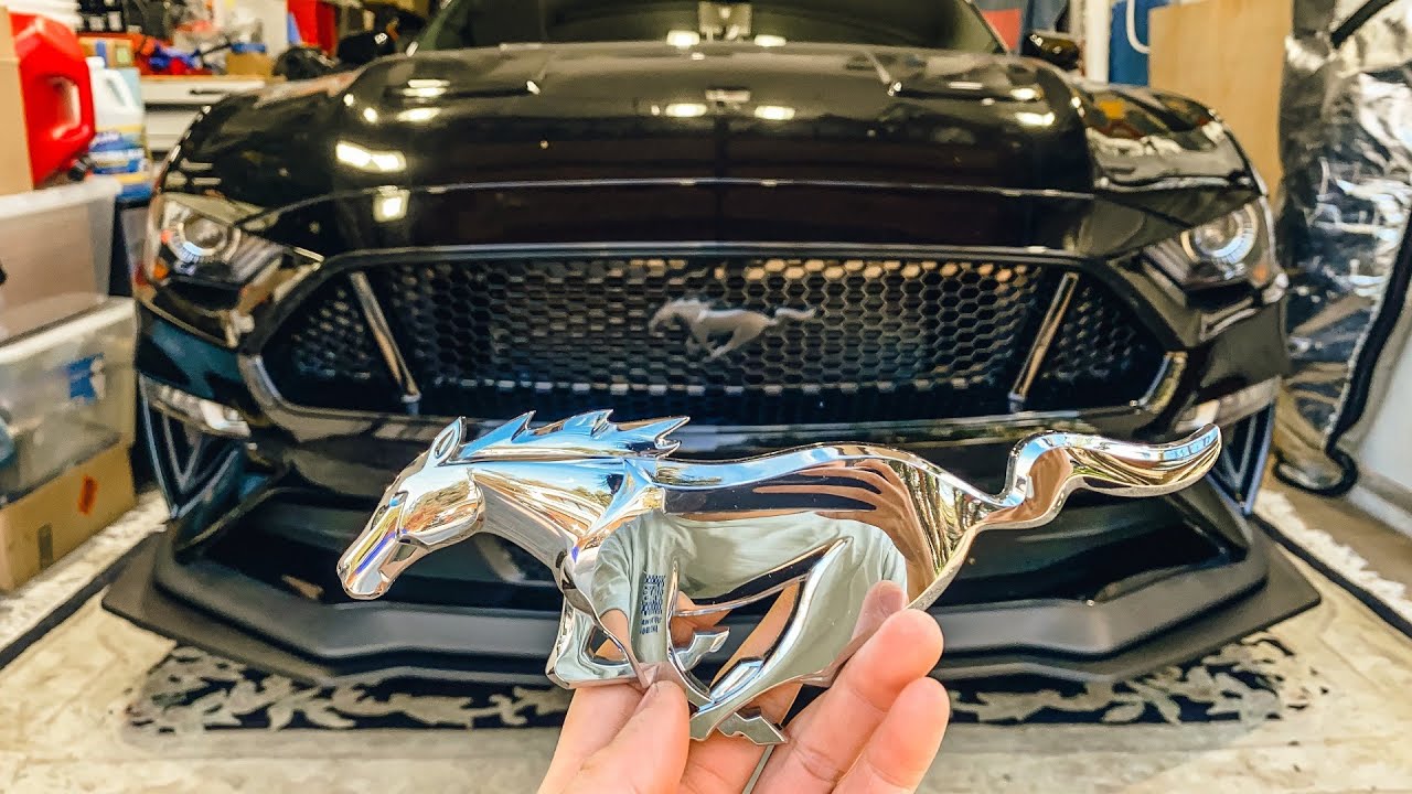 2018+ Mustang S550 Grille Emblem Replacement (Black Pony Emblem)