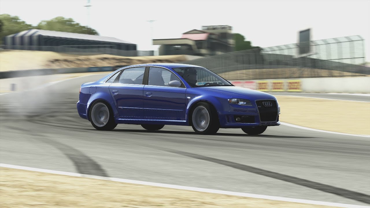 2014 Audi RS4 Drifting