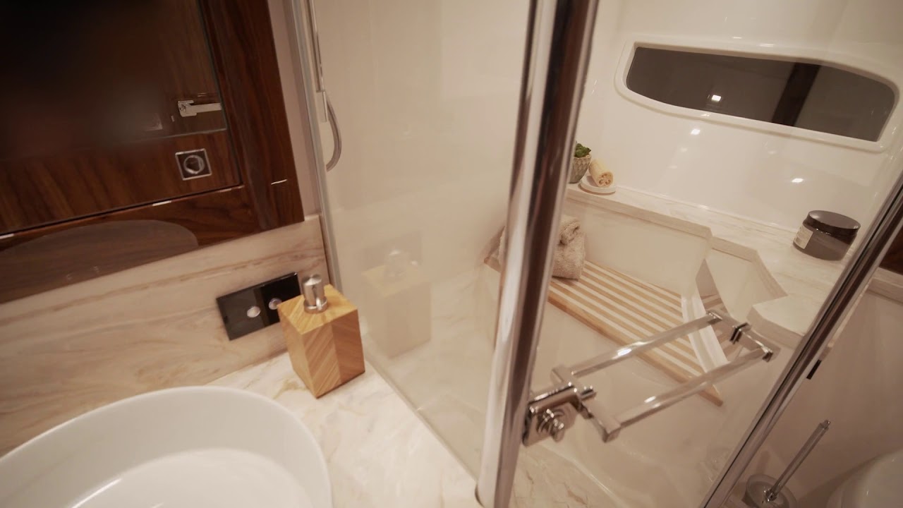 Riviera 6000 Sport Yacht Platinum Edition Full Profile
