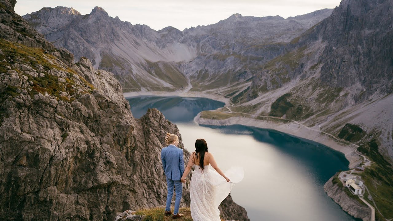 Austrian Alps Elopement Under the Lunar Eclipse