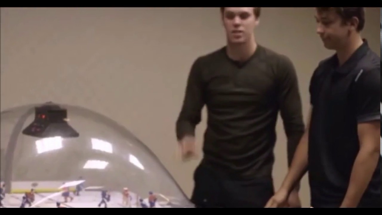 Connor McDavid & Dylan Strome vs Mitch Marner & Robbie Fabbri @ bubble hockey