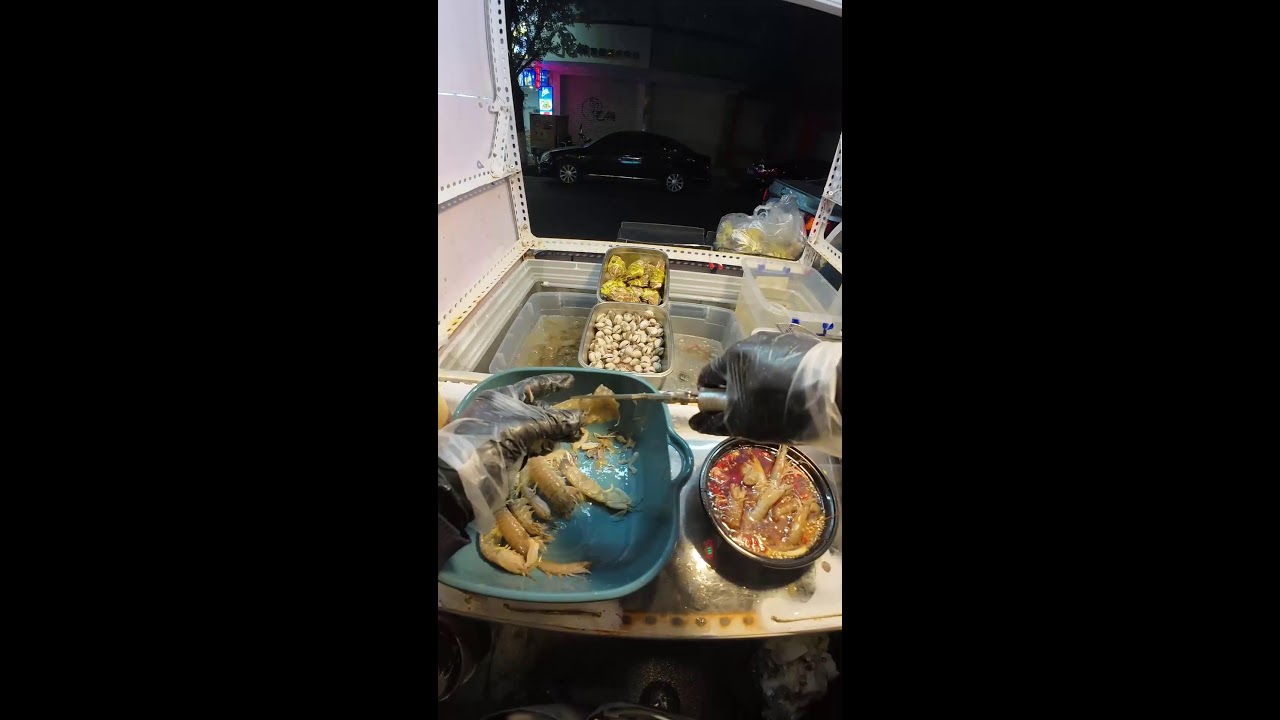 Unique snacks from Chaozhou, China: pickled seafood. #SatisfyingVideo #Food #Delicious