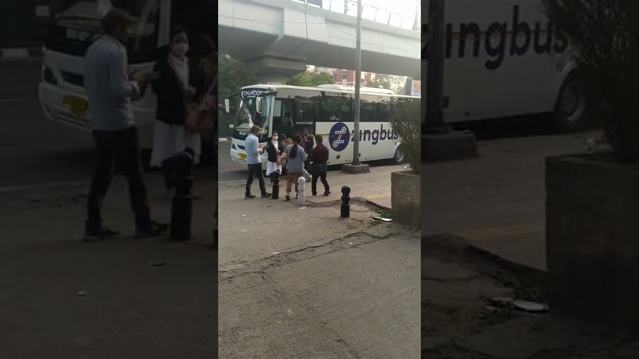 Delhi to Agra by Zingbus