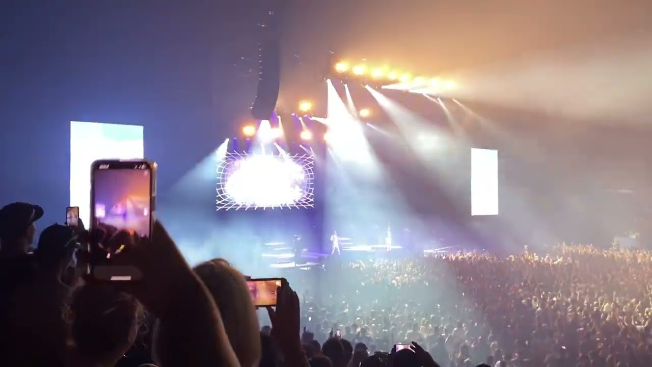 Snoop Dogg - Who Am I (What's My Name)? (LIVE, Perth 27/2/23)