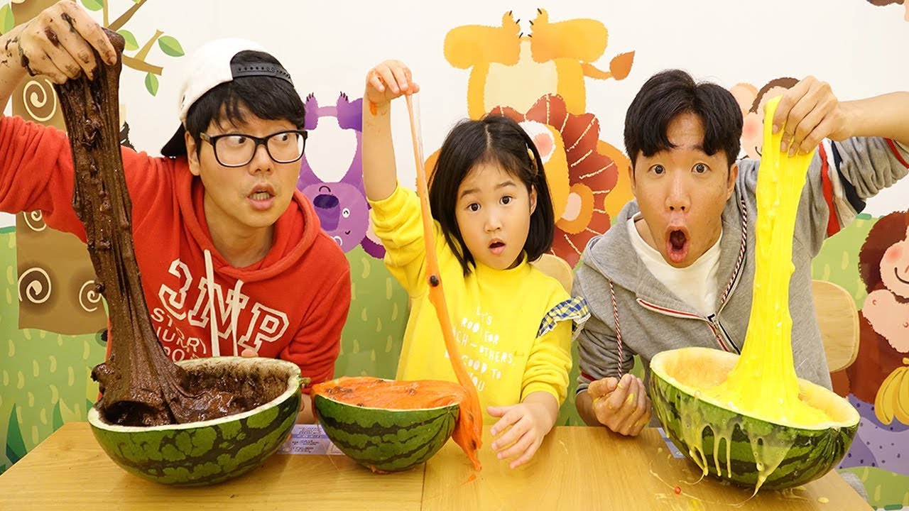 보람이와 코난 또치 초거대 수박 슬라임 만들기 놀이 Boram giant watermelon slime kids toys play