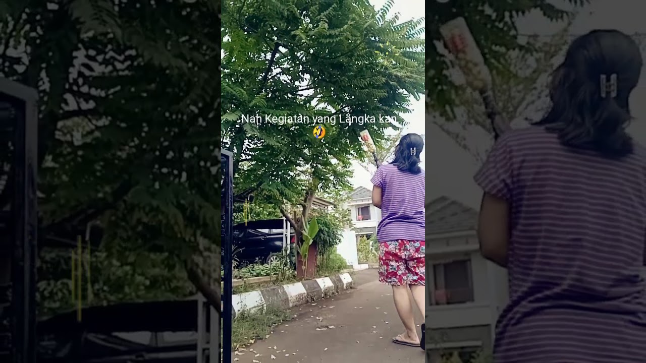 KETIKA #DirumahAja : Saya petik CERME (Buah warna hijau keciL berbiji 1 dan rasanya sangat asam) 🙄