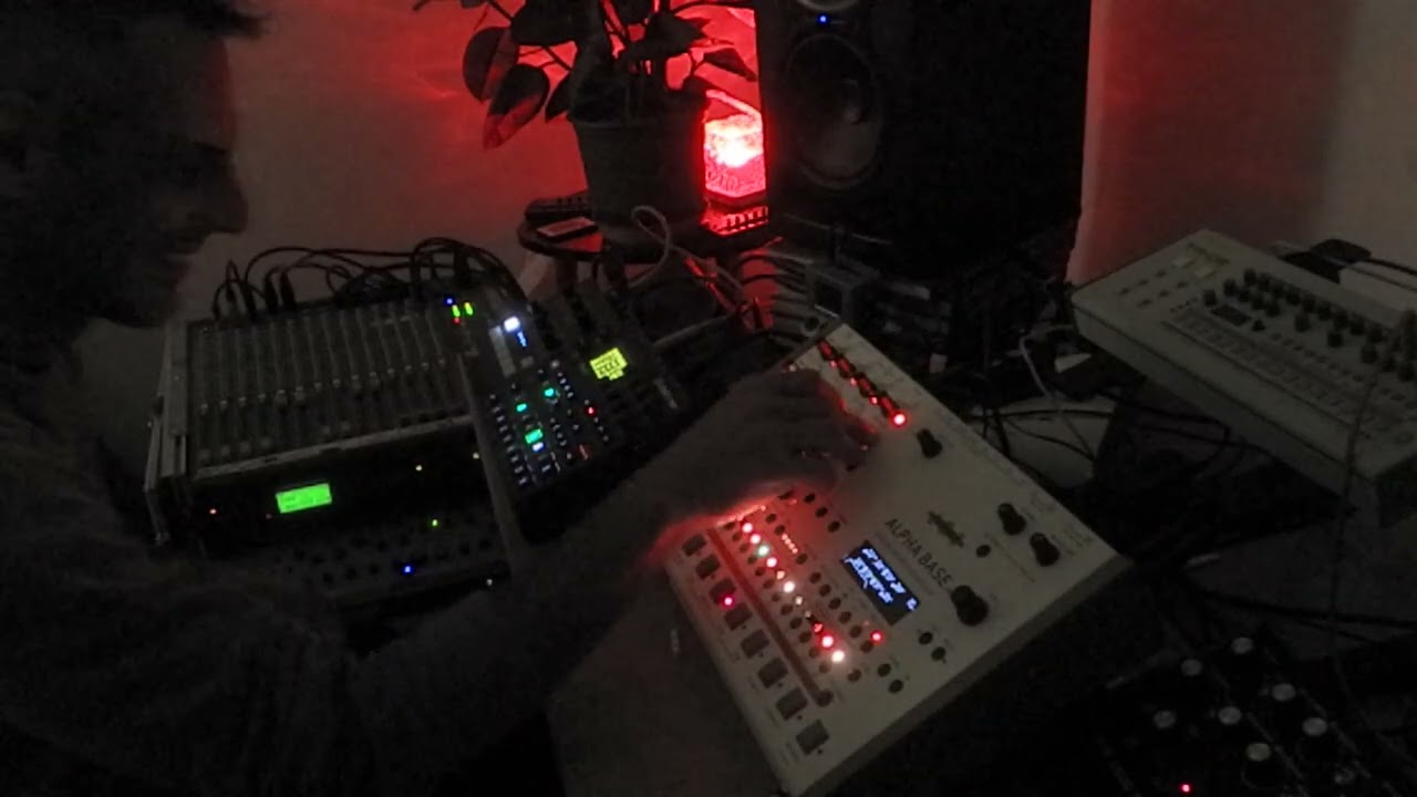 Live Techno with Jomox Alpha Base and Elektron Digitakt