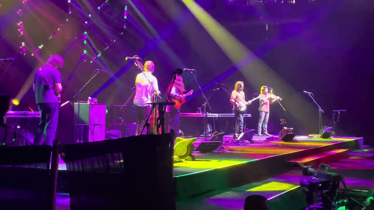 Billy Strings - Tangled Up in Blue/All Fall Down - 08-09-2025