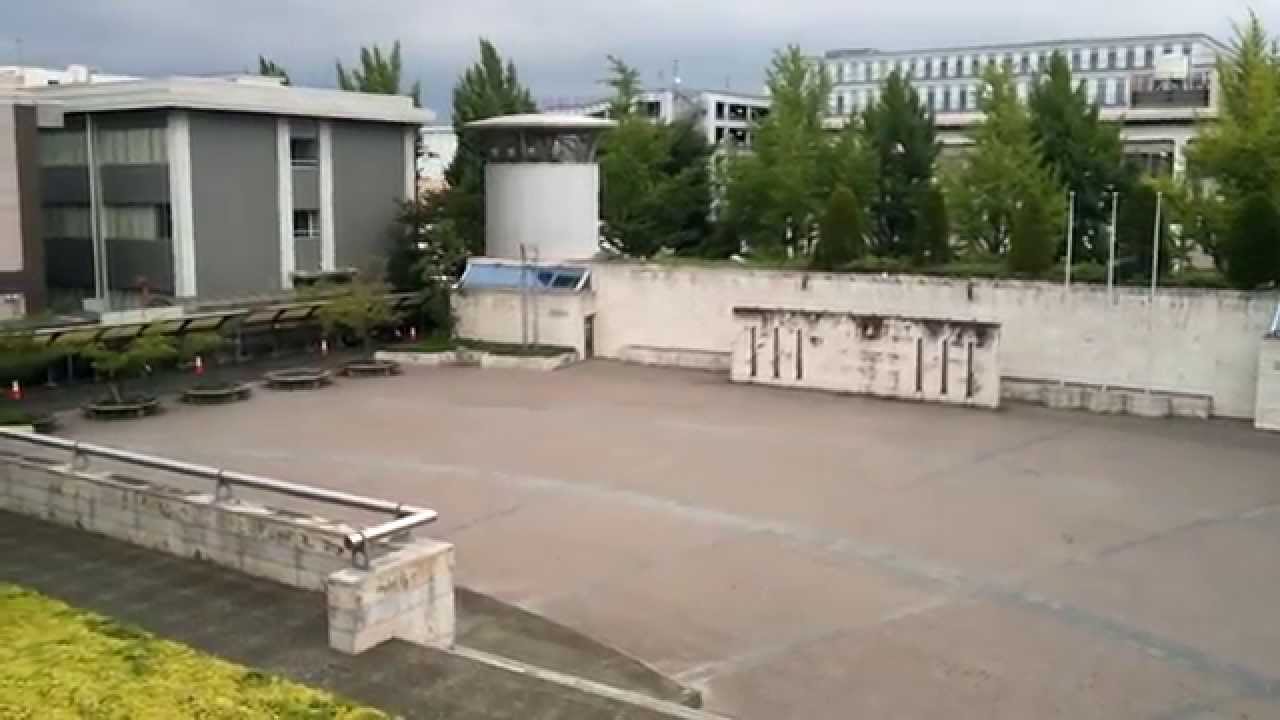 特撮のロケでおなじみ、高崎シティーギャラリーの広場