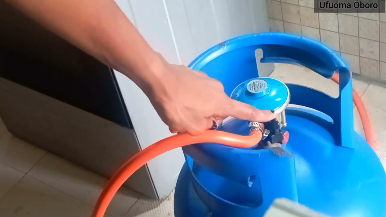 How to turn on and off gas cylinder regulator