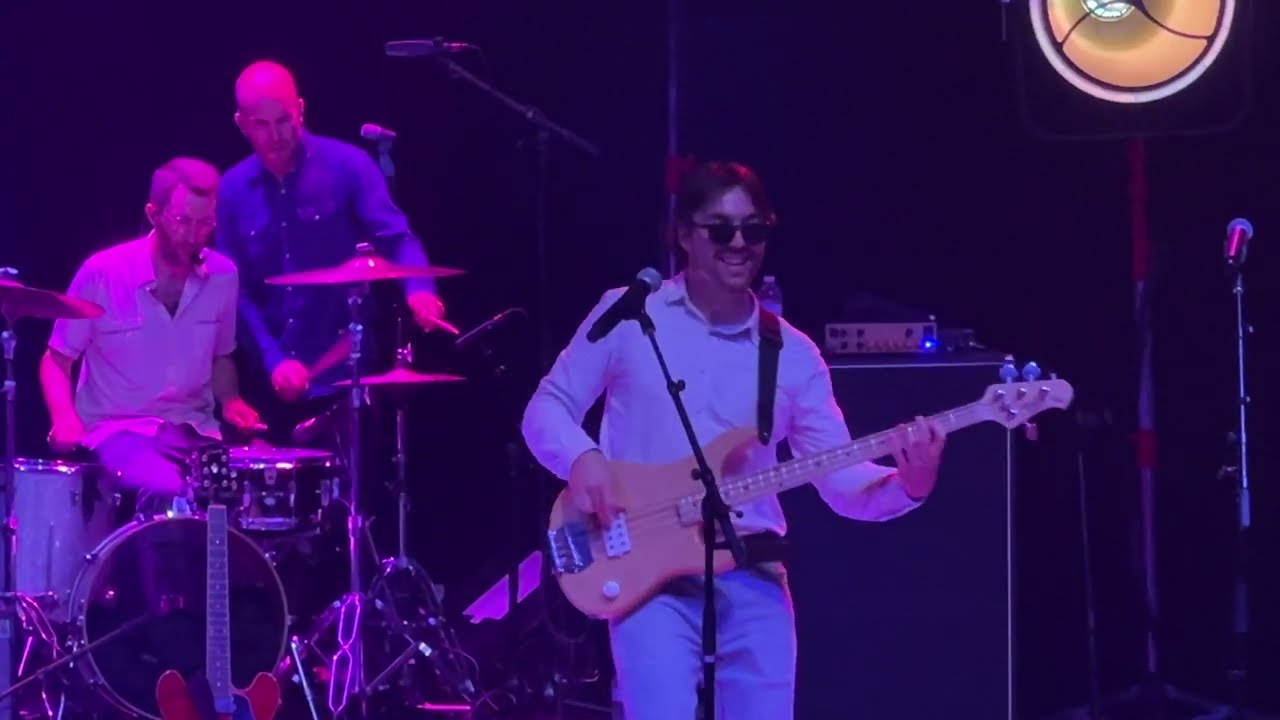 Dean Town - Vulfpeck @ The UC Theatre, Berkeley, CA 2024-09-18 LATE SHOW encore