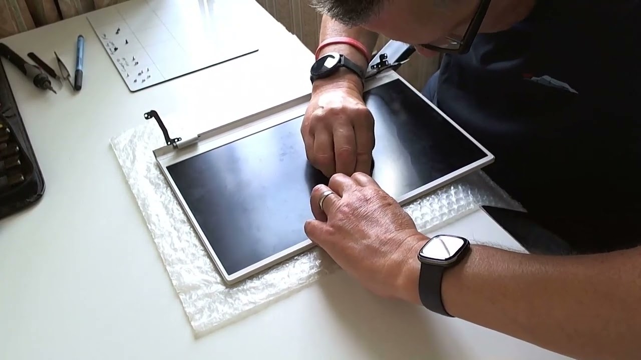 How to Renew Your Dell Inspiron 7501 Laptop Screen | Screen Replacement Guide. 💻🧰