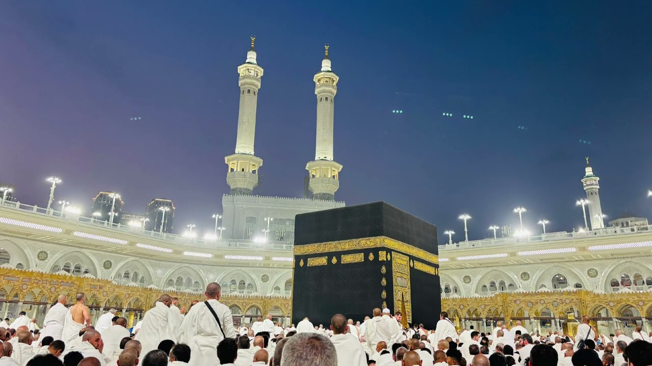 Gunahon pe hun sharminda ilahi darguzar karde🤲🏻🕋