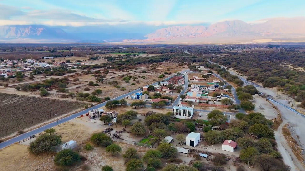 Volando sobre Cafayate Salta Argentina DRONE FOOTAGE