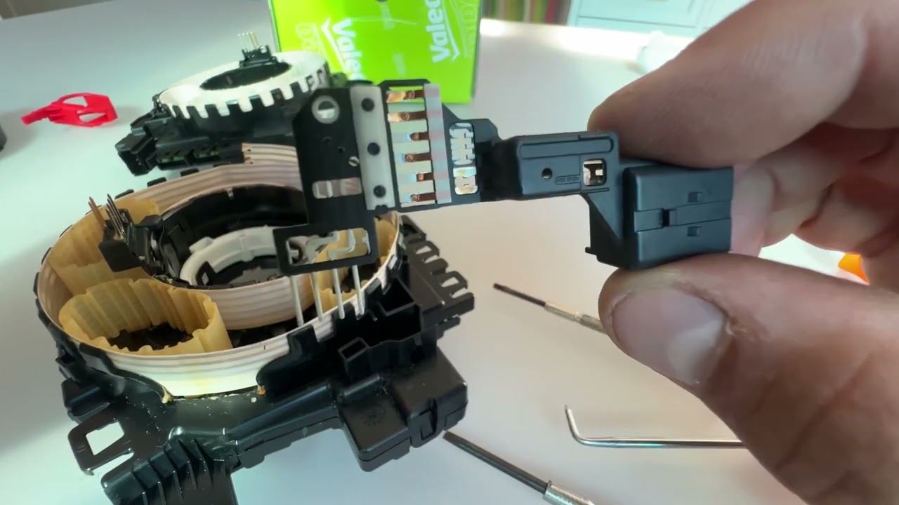 How to disassemble your 2010-2015 vw Volkswagen Passat Clockspring 5k0953569AL