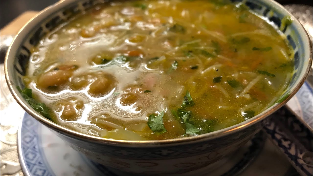 Soupe aux crevettes et légumes شوربة المقرون بالخضر