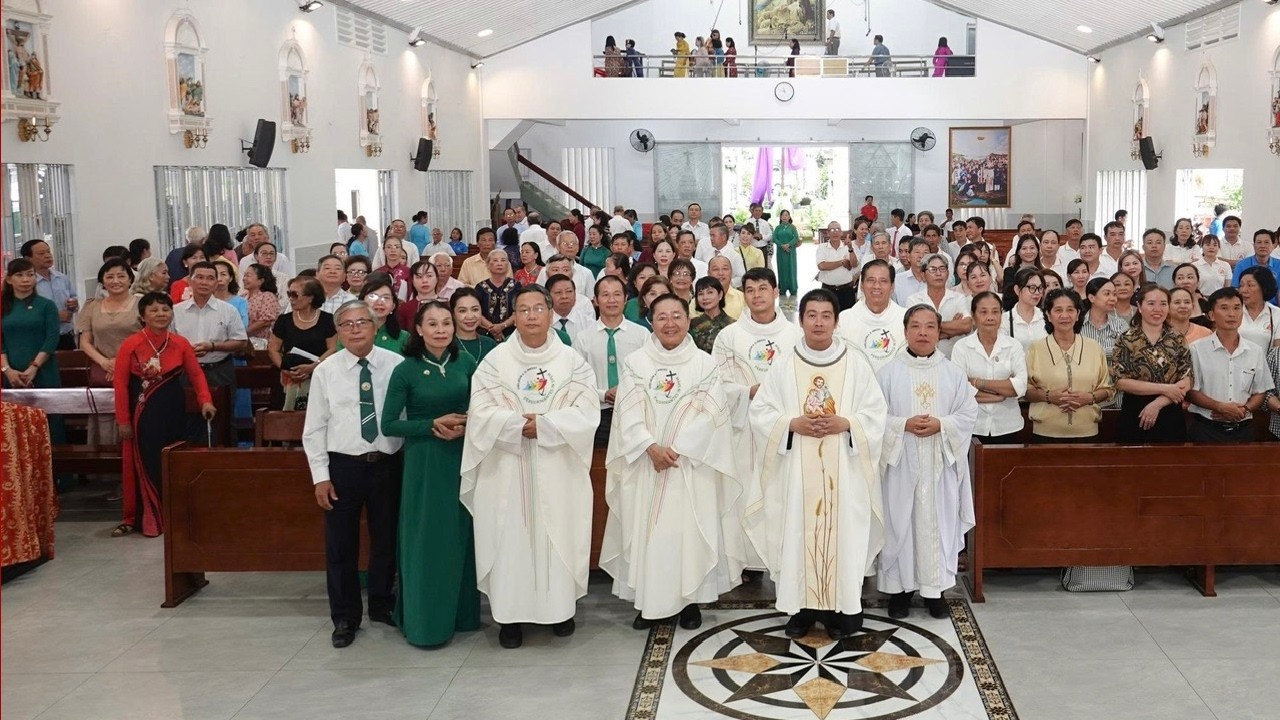 Trực tiếp: Chương trình Thăng tiến hôn nhân gia đình TGPSG Thánh lễ Tân niên | 10h30 Sáng 28/02/2026