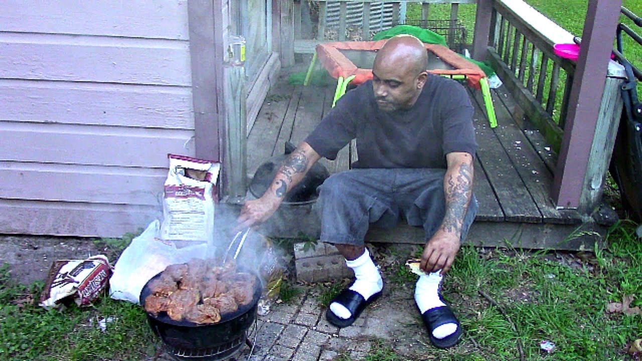 VLOG: HE IS SO COUNTRY! + WE BARBECUED!