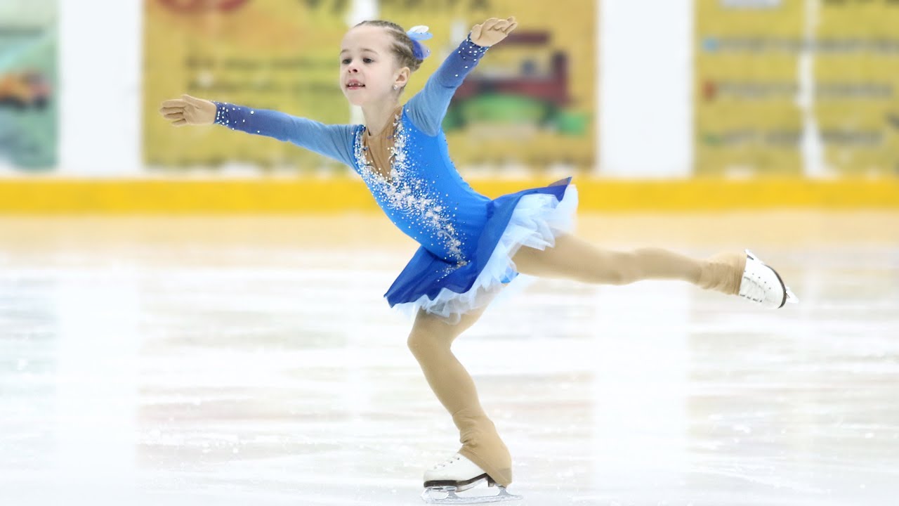 Первое выступление , юный фигурист, Александра Юркевич 2014 г.р.