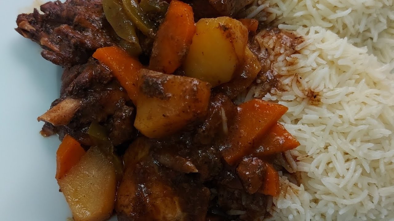 Cooking Stewed Chicken & rice😋😋